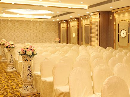 Bespoke Candlelit Detailing
